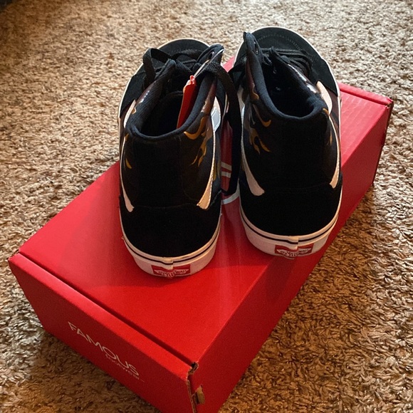 Men’s Vans Hi-Top - Picture 2 of 6